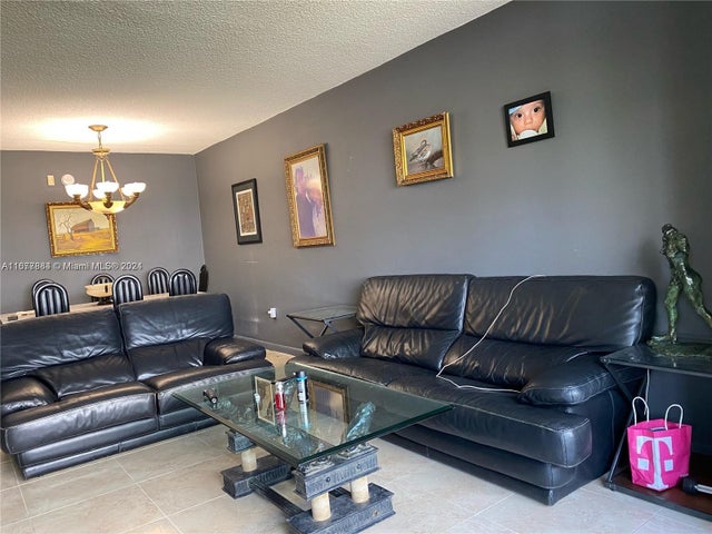 4 of 13 - 18707 Ne 14th Ave 534, Miami, FL