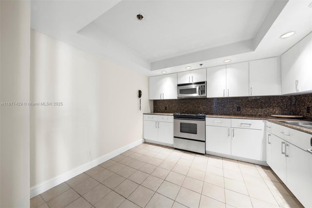 5 of 43 - 1627 Brickell Ave 1906, Miami, FL
