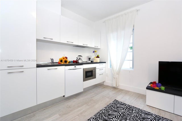 3 of 6 - 811 Jefferson Ave 201, Miami Beach, FL
