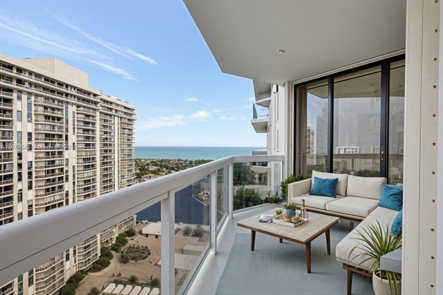 1 of 73 - 20185 E Country Club Dr 2209, Aventura, FL