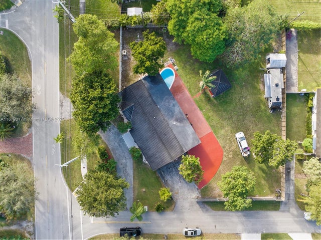 4 of 26 - 13550 Sw 99th Pl, Miami, FL