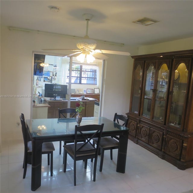 4 of 12 - 19021 Nw 12th Ct, Miami Gardens, FL