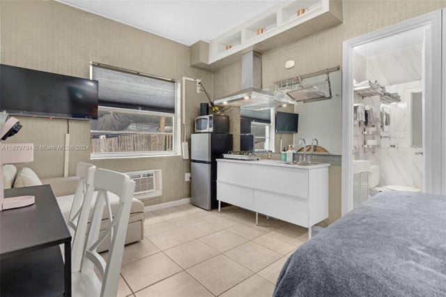 4 of 33 - 335 Ocean Dr 126, Miami Beach, FL