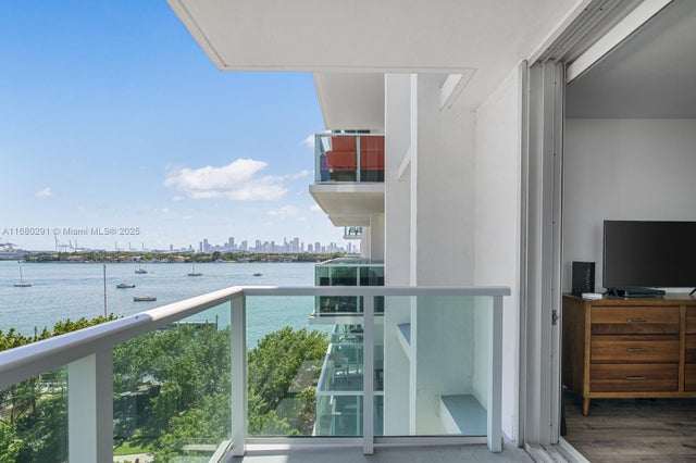 1 of 21 - 1000 West Ave 628, Miami Beach, FL