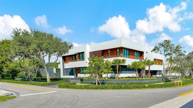 1 of 58 - 9860 Ne 5th Avenue Rd, Miami Shores, FL