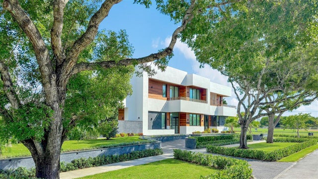 2 of 58 - 9860 Ne 5th Avenue Rd, Miami Shores, FL