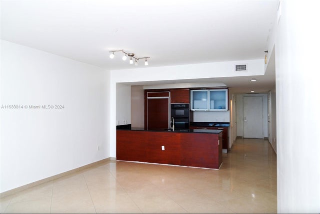 2 of 8 - 1830 S Ocean Dr 4711, Hallandale Beach, FL