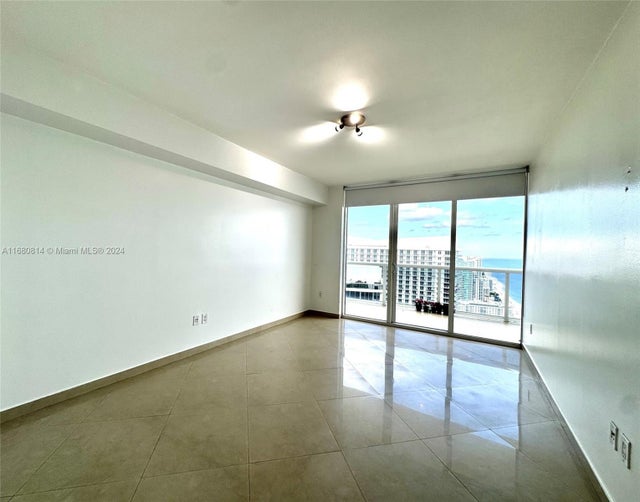 4 of 8 - 1830 S Ocean Dr 4711, Hallandale Beach, FL