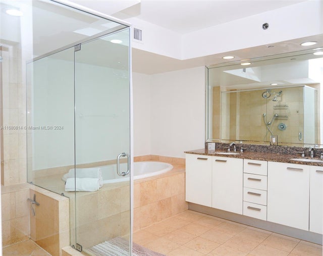 5 of 8 - 1830 S Ocean Dr 4711, Hallandale Beach, FL
