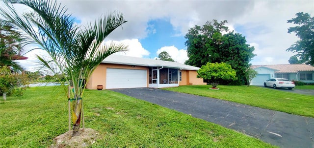 2 of 99 - 9401 Nw 70th Pl, Tamarac, FL
