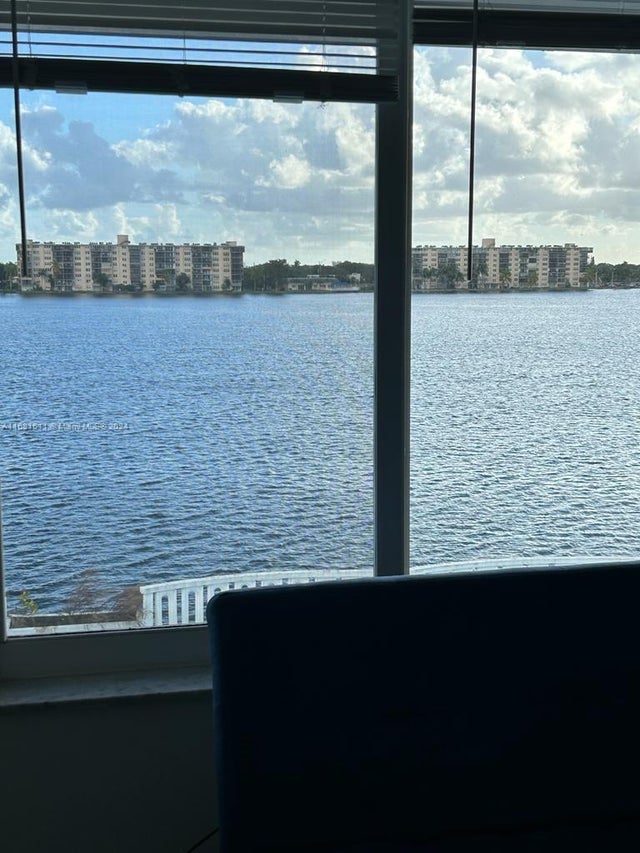2 of 14 - 1150 Ne 191st St 45, Miami, FL