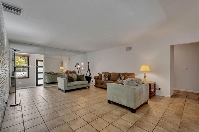 3 of 27 - 7901 Sw 133rd St, Pinecrest, FL