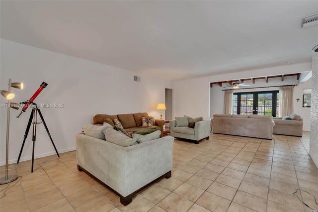 4 of 27 - 7901 Sw 133rd St, Pinecrest, FL