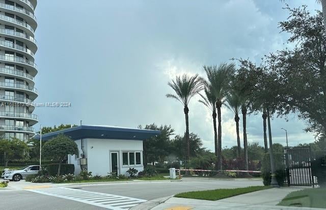 5 of 35 - 14951 Royal Oaks Ln 2204, North Miami, FL