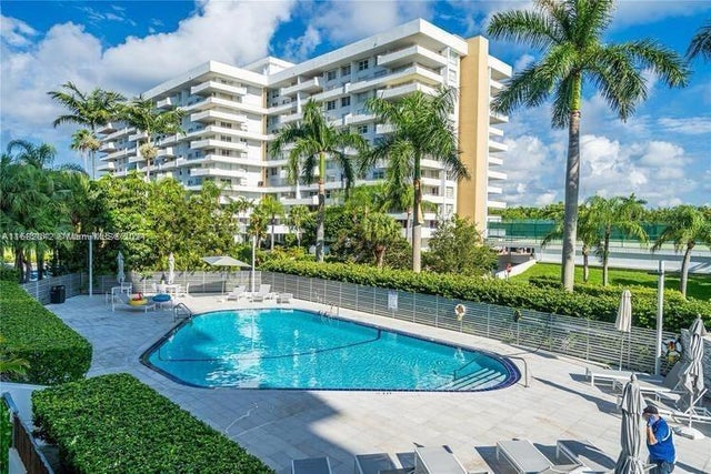1 of 11 - 199 Ocean Lane Dr 613, Key Biscayne, FL