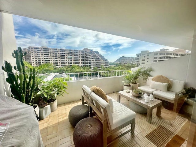 3 of 11 - 199 Ocean Lane Dr 613, Key Biscayne, FL