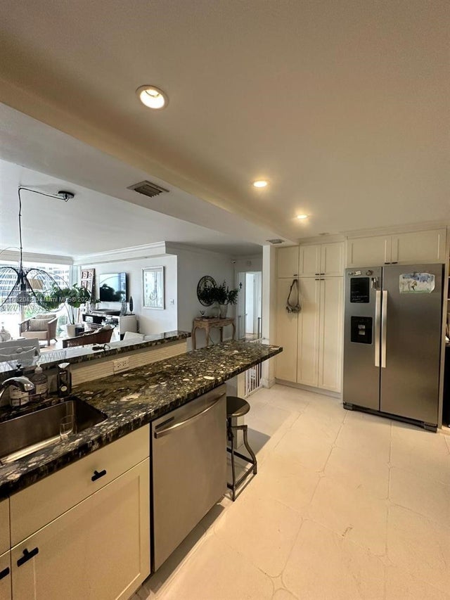 4 of 11 - 199 Ocean Lane Dr 613, Key Biscayne, FL
