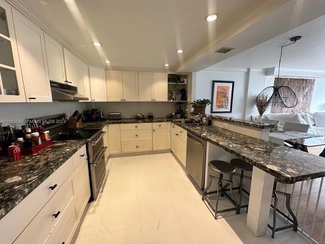 5 of 11 - 199 Ocean Lane Dr 613, Key Biscayne, FL