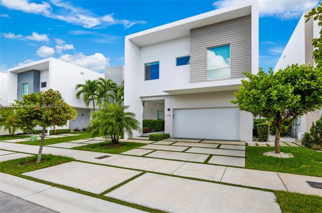 1 of 55 - 10580 Nw 67th Ter, Doral, FL