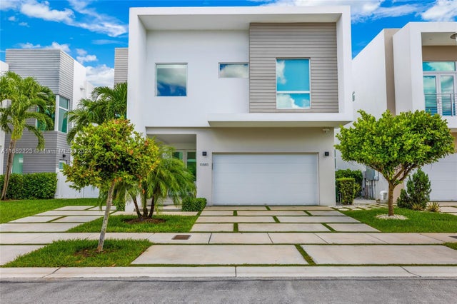 2 of 55 - 10580 Nw 67th Ter, Doral, FL