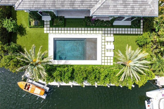 4 of 37 - 406 Tamarind Dr, Hallandale Beach, FL