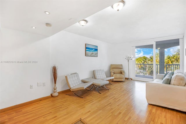 5 of 30 - 5401 Collins Ave 133, Miami Beach, FL