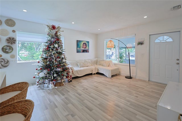 1 of 42 - 711 W 31st St, Hialeah, FL