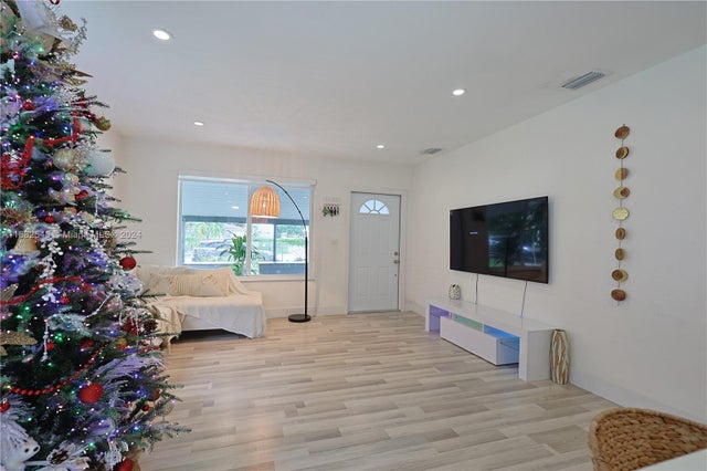 2 of 42 - 711 W 31st St, Hialeah, FL