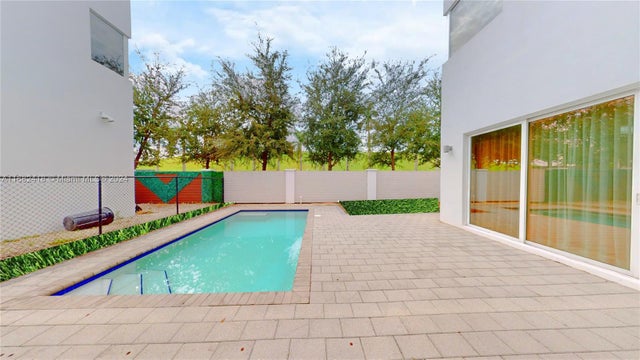 4 of 74 - 9980 Nw 74th Ter, Doral, FL
