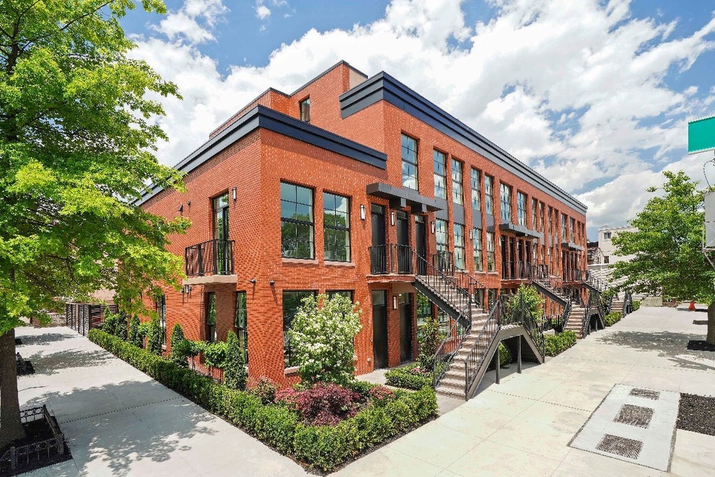 1 of 1 - 1712 10th Avenue 3d, Windsor Terrace, NY