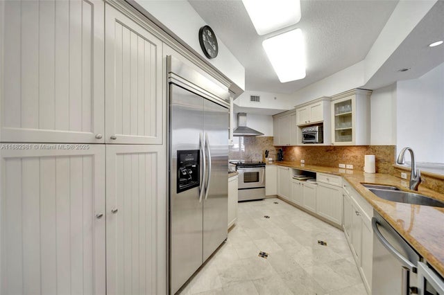 1 of 25 - 6051 N Ocean Dr 503, Hollywood, FL