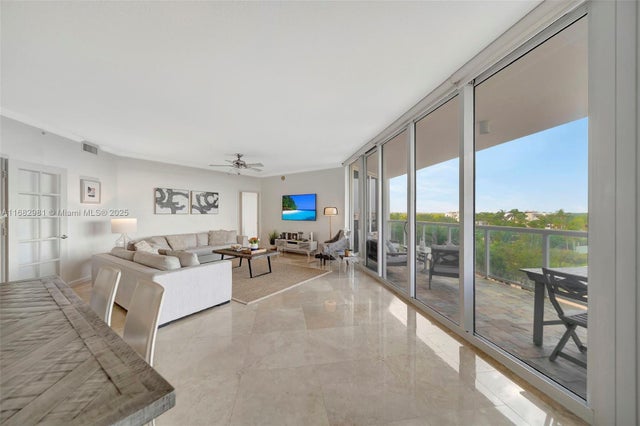 5 of 25 - 6051 N Ocean Dr 503, Hollywood, FL