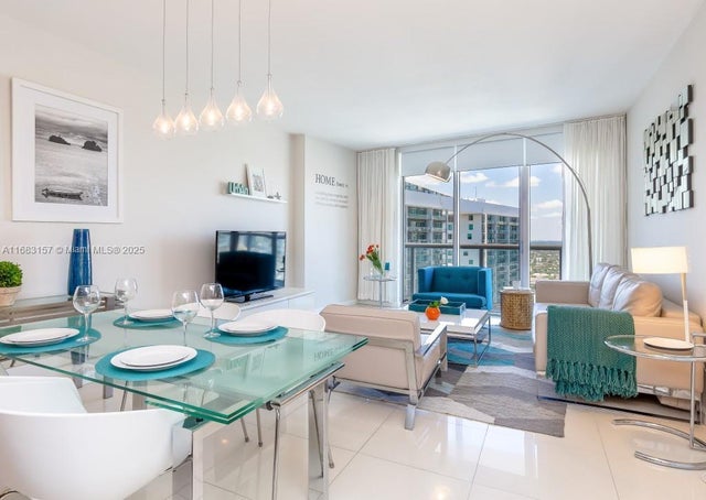 5 of 19 - 485 Brickell Ave 3906, Miami, FL