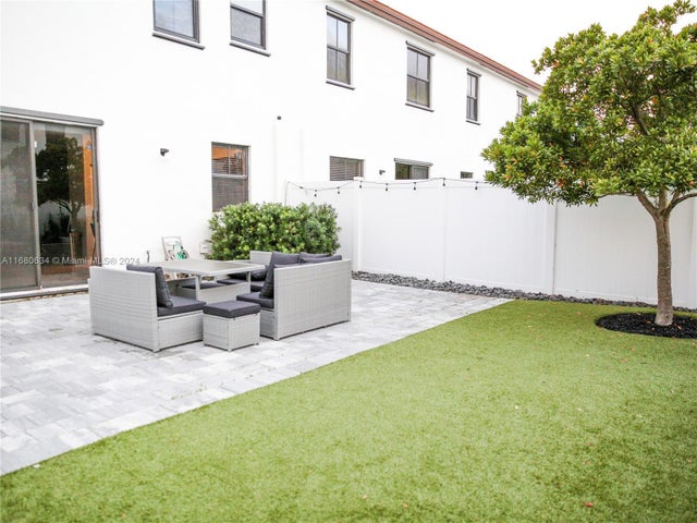 5 of 42 - 3405 W 106th St 3405, Hialeah, FL