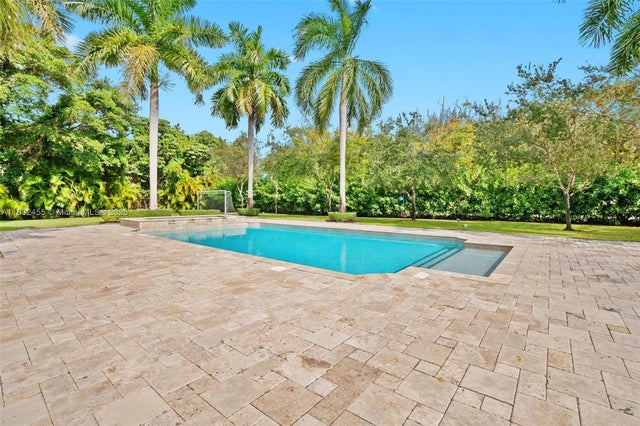 5 of 35 - 5901 Rolling Road Dr, Pinecrest, FL