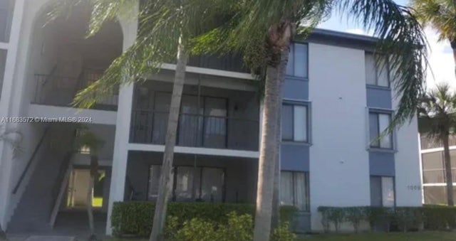 4 of 14 - 1009 Green Pine Blvd H3, West Palm Beach, FL