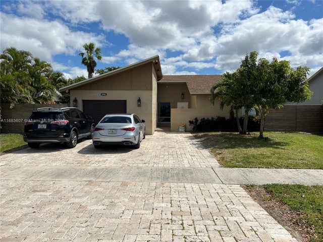 1 of 17 - 3996 Nw 1st Pl, Deerfield Beach, FL