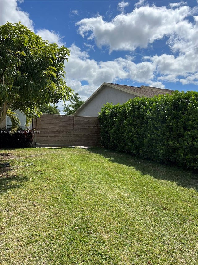 5 of 17 - 3996 Nw 1st Pl, Deerfield Beach, FL