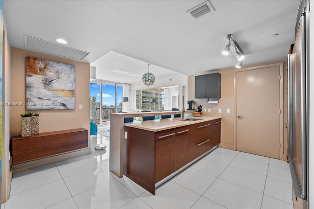 5 of 26 - 475 Brickell Ave 5113, Miami, FL