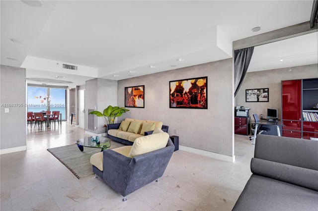 5 of 50 - 300 S Pointe Dr 2102, Miami Beach, FL