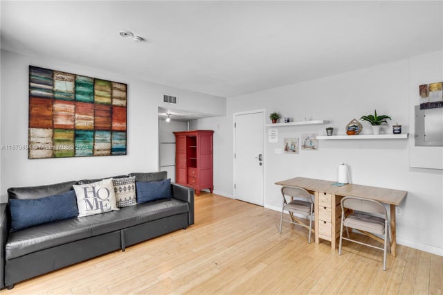 3 of 14 - 1512 Washington Ave 305, Miami Beach, FL