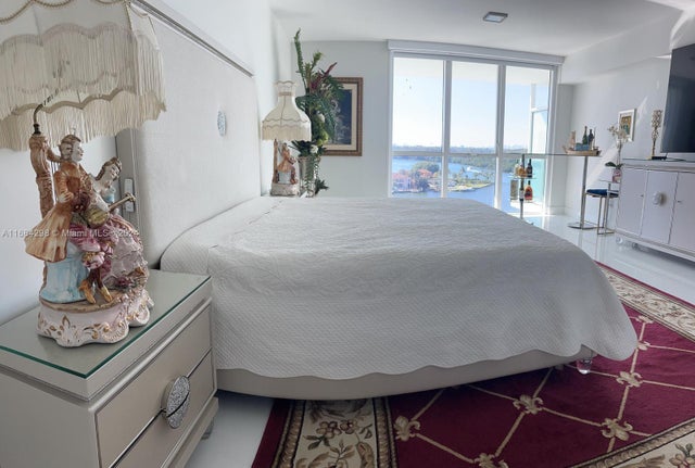 2 of 9 - 400 Sunny Isles Blvd 906, Sunny Isles Beach, FL