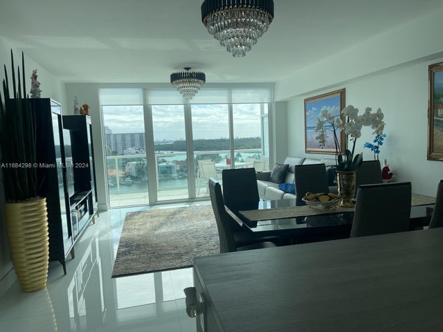 4 of 9 - 400 Sunny Isles Blvd 906, Sunny Isles Beach, FL