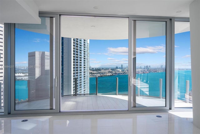 4 of 34 - 300 Biscayne Blvd Way 2501, Miami, FL