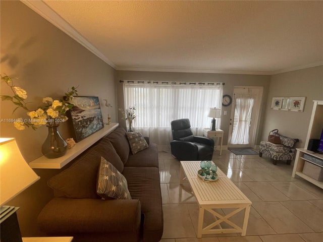 4 of 39 - 9141 Sunrise Lakes Blvd 206, Sunrise, FL