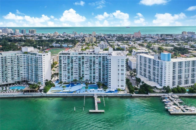 1 of 37 - 1000 West Ave 909, Miami Beach, FL