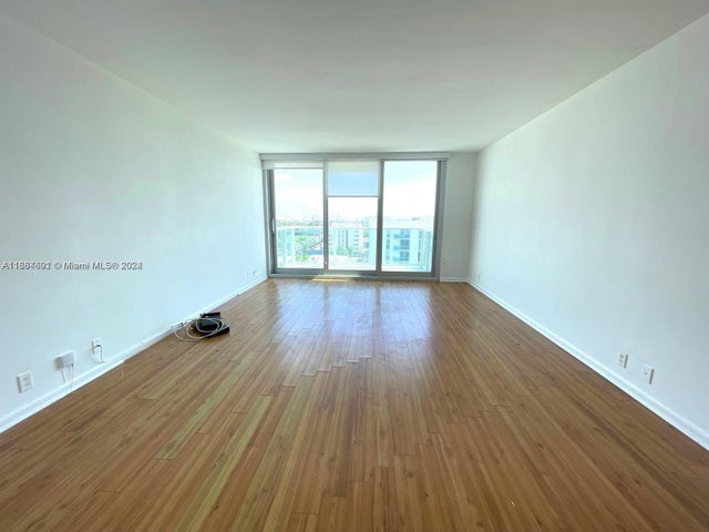 3 of 37 - 1000 West Ave 909, Miami Beach, FL