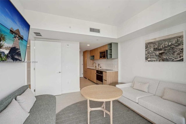 1 of 39 - 601 Ne 1st 4114, Miami, FL