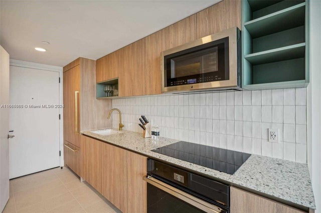 3 of 39 - 601 Ne 1st 4114, Miami, FL