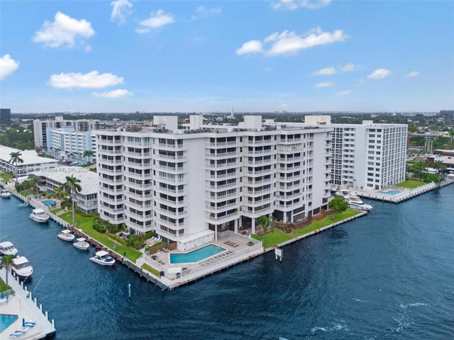 1 of 32 - 3100 Ne 48th St 210, Fort Lauderdale, FL